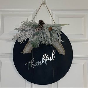 Thankful Front Door Sign Round Wood 15.75in x 15.75in
